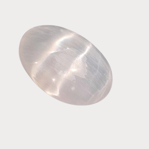 Selenite Palm Stone – Purification & Positive Energy ✨🌿
